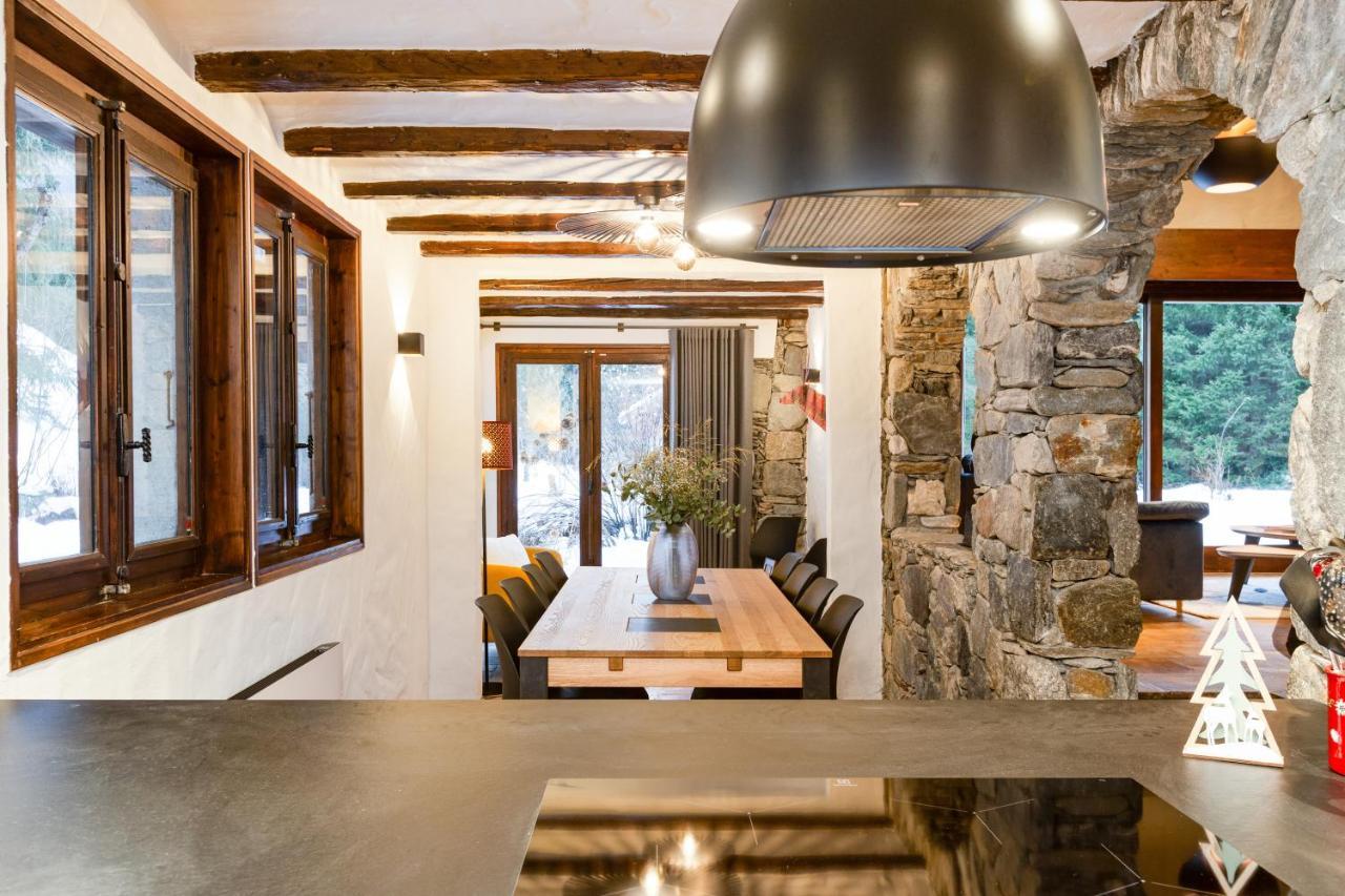 Chalet Les Praz - 280Sqm - Sauna Cinema Fitness - 5 Bedrooms In Heart Of Les Praz - By Cozee Rentals Chamonix Exteriér fotografie